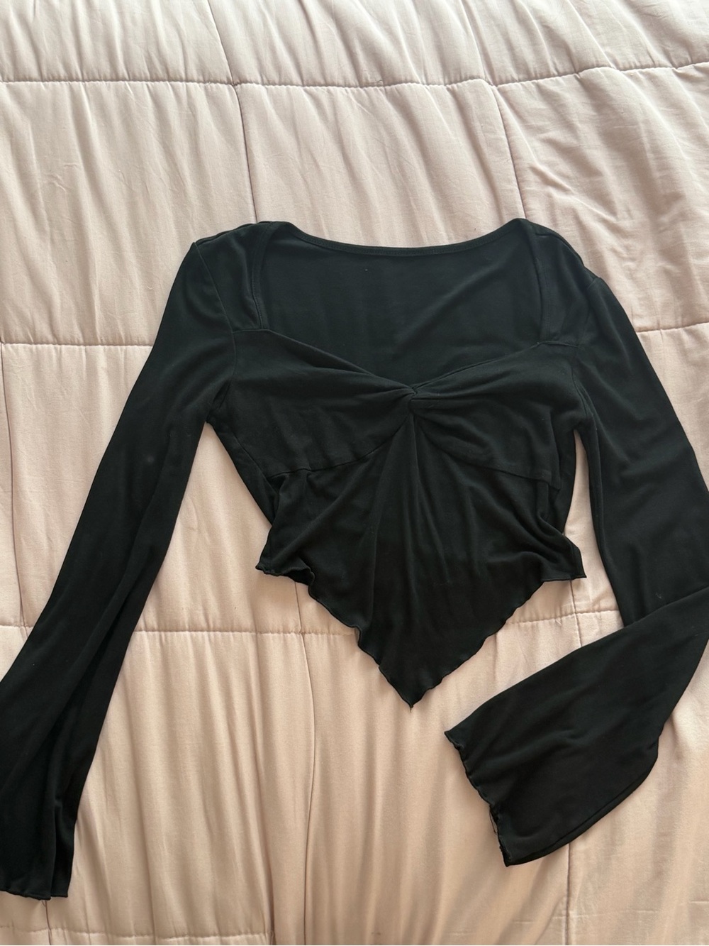 SHEIN Black Long-Sleeve Twist-Front Cropped Top